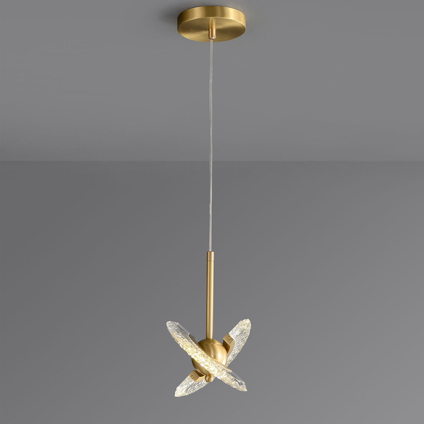 Spinning top chandelier