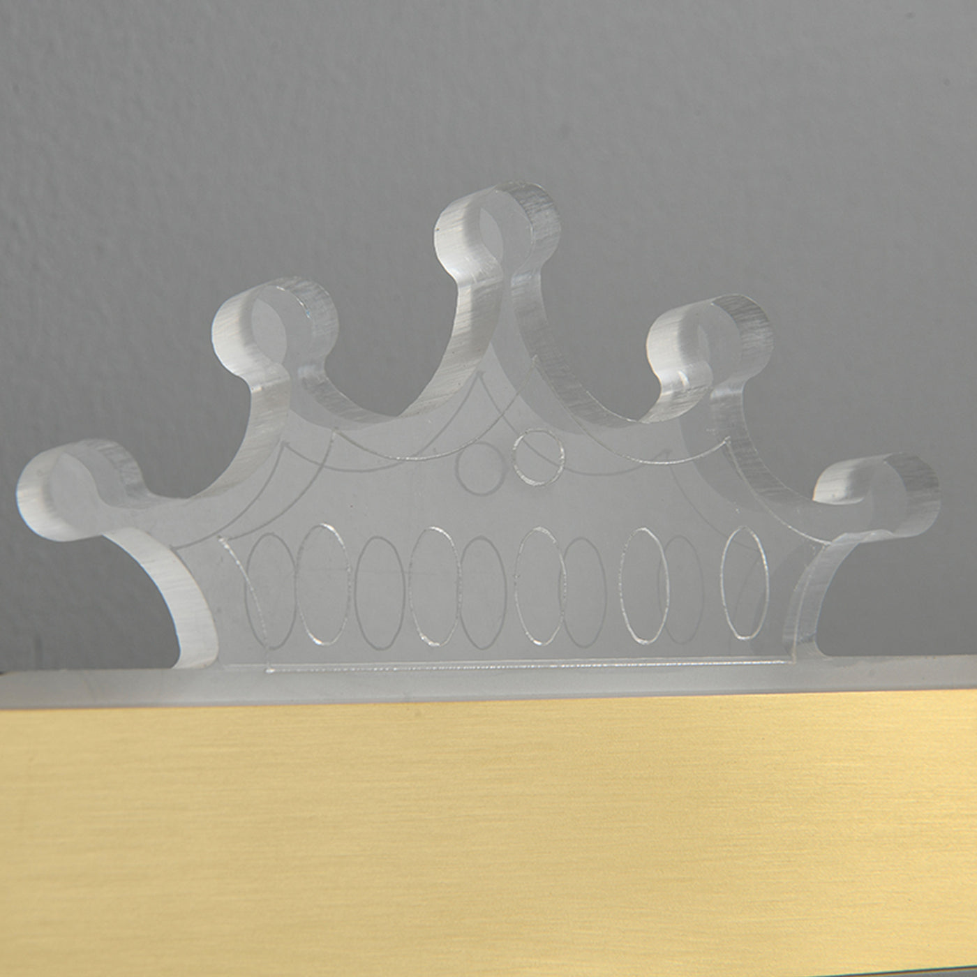 Creative crown mirror headlights