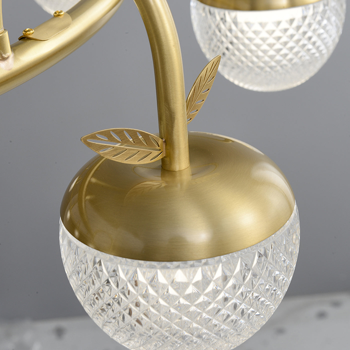 Modern creative apple ring chandelier