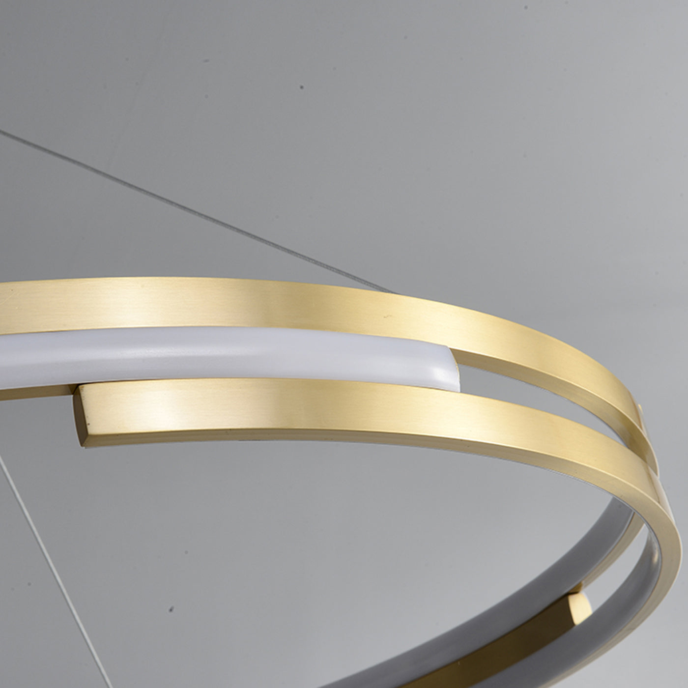 Creative simple ring chandelier